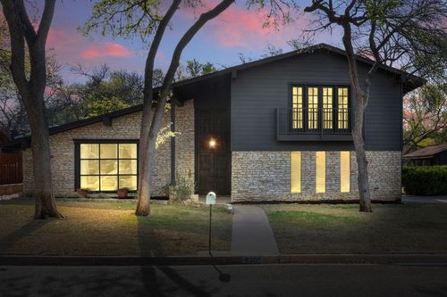9307 Queenswood Dr, Austin, TX, 78748-6037 | Card Image
