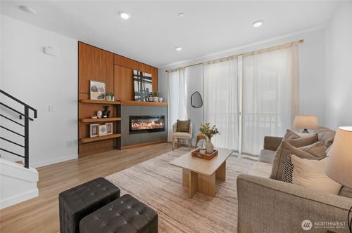 unit-b-18521 1st Ave Ne, Shoreline, WA, 98155-2118 | Card Image