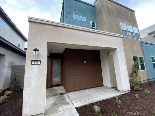 142 Sentosa, Irvine, CA, 92618-1457 | Card Image