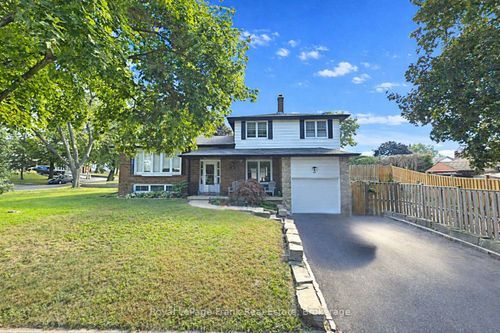 489 Crestwood Dr, Oshawa, ON, L1G2R4 | Card Image