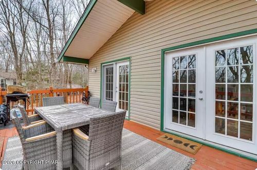 115 Oak Pl, Blakeslee, PA, 18610-7835 | Card Image