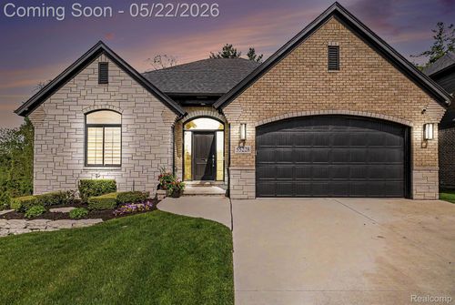 55228 Benson Ct, Utica, MI, 48316-2828 | Card Image