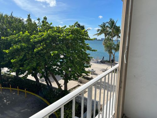 3b-1865 79th St Causeway, North Bay Village, FL, 33141 | Card Image