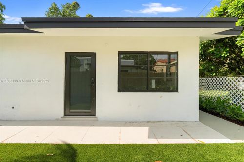 3-2442 Sw 3rd St, Miami, FL, 33135-1411 | Card Image