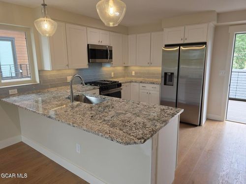 206-505 Grand Ave, Grand Lake, CO, 80447-5410 | Card Image