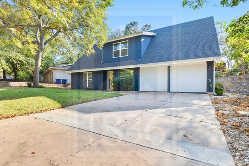 1705 Deerfield Dr, Austin, TX, 78741-3704 | Card Image
