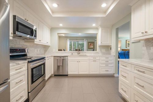 6552 Corte Valdez, Carlsbad, CA, 92009-4557 | Card Image