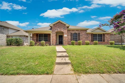 2135 Fair Weather Dr, Lancaster, TX, 75146-4934 | Card Image