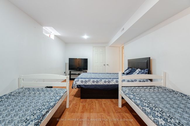 166 Killian Rd, House other with 5 bedrooms, 4 bathrooms and 2 parking in Maple ON | Image 44