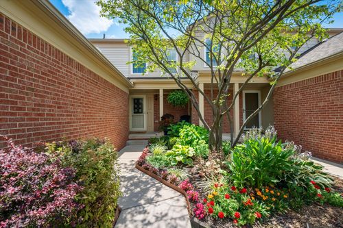 3076 Village Circle N, Ann Arbor, MI, 48108 | Card Image