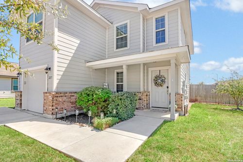 2217 Wirtz Bnd, Seguin, TX, 78155 | Card Image