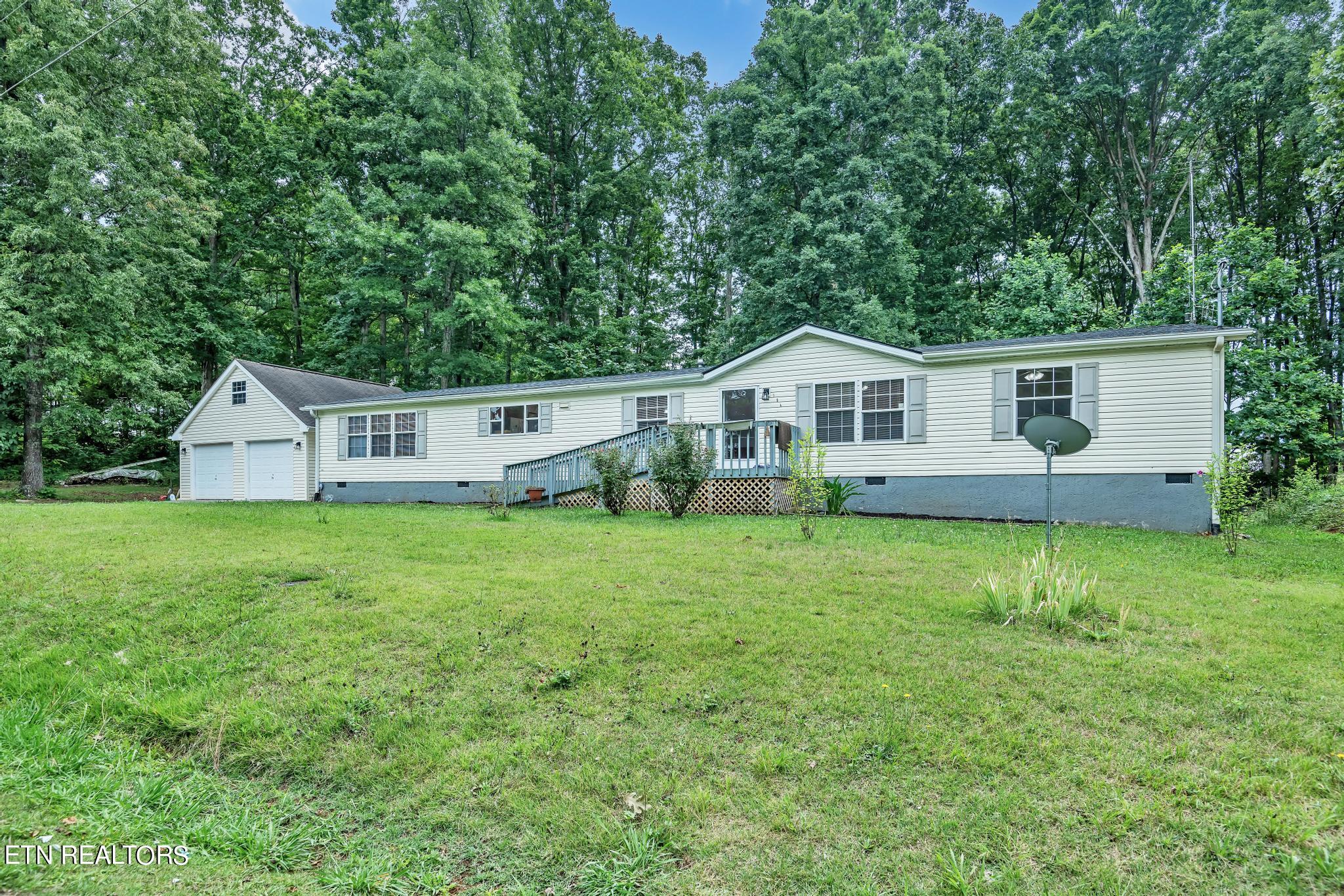Laura Boling Loop Rd, Strawberry Plains, TN 37871