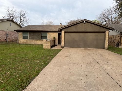 2512 Colleen Dr, Arlington, TX, 76016-1242 | Card Image