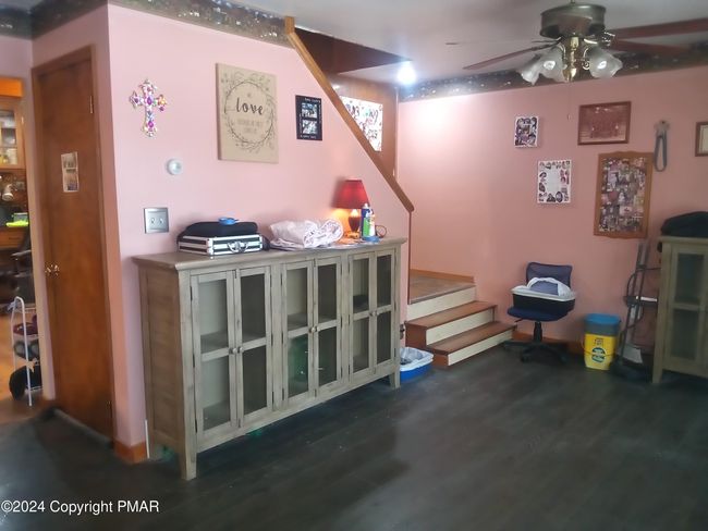 Family Room | Image 12