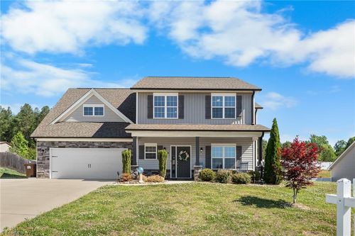 204 Montreat Dr, Lexington, NC, 27295-2246 | Card Image