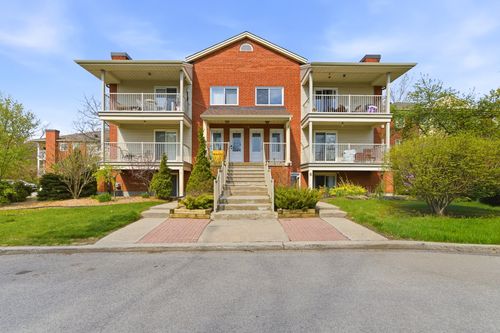 9-10 Rue De L'Épervier, Gatineau, QC, J9A2A3 | Card Image