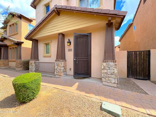 2048 E Heartwood Ln, Phoenix, AZ, 85022-2987 | Card Image