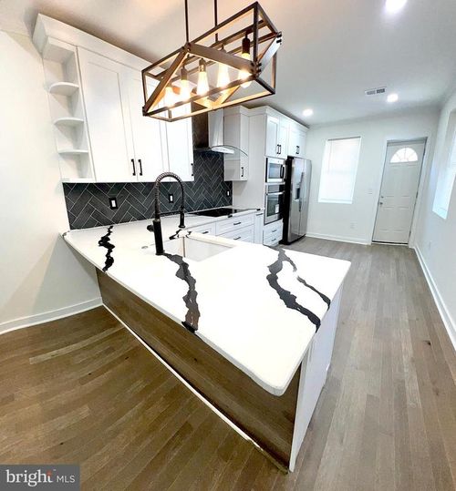 2250 N 2nd St, PHILADELPHIA, PA, 19133-3301 | Card Image