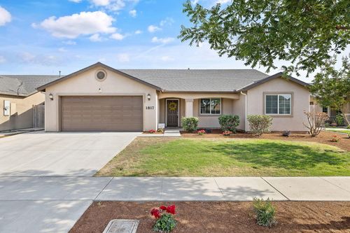 1817 Hermosa Avenue, Tulare, CA, 93274 | Card Image