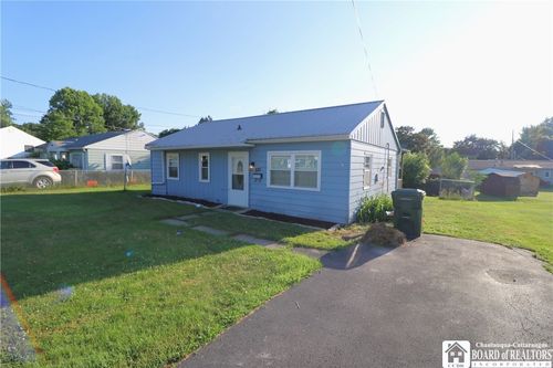 330 Delaware Ave, Jamestown, NY, 14701-7624 | Card Image