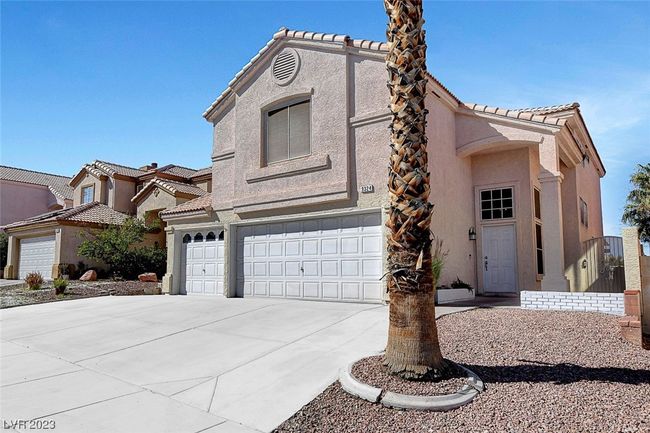 9324 Chilly Pond Ave, House other with 5 bedrooms, 3 bathrooms and null parking in Las Vegas NV | Image 4