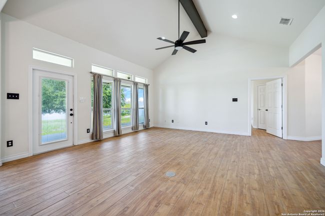 125 Hilltop Cir, House other with 3 bedrooms, 3 bathrooms and null parking in Mathis TX | Image 10