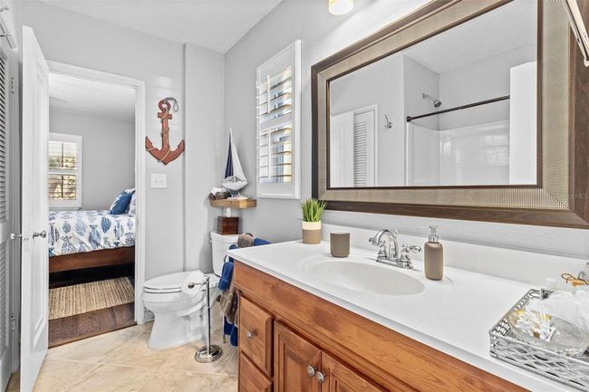 Jack and Jill Bathroom | Image 27