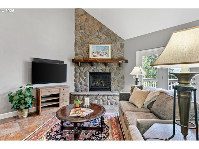 380 Mountaingate Dr, House other with 3 bedrooms, 3 bathrooms and 3 parking in Springfield OR | Image 6