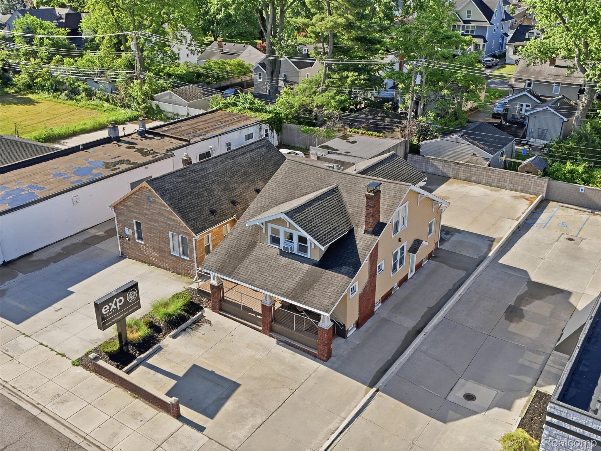Commercial Lease in Royal Oak 5