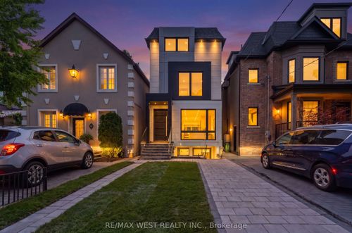 15 Cruikshank Ave, Toronto, ON, M4K1S6 | Card Image