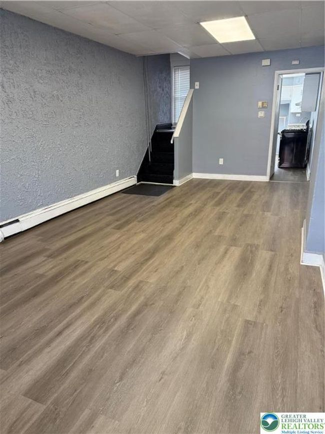 424 W Cedar St, Townhouse with 3 bedrooms, 1 bathrooms and null parking in Allentown PA | Image 4