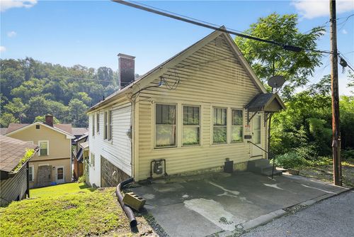 558 Stewart St, Turtle Creek, PA, 15145-1939 | Card Image