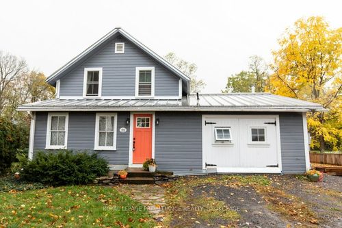 11 Eliza Street, Frontenac Islands, ON, K0H2Y0 | Card Image