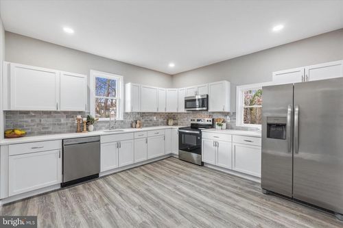 806 Forest Road, BALTIMORE, MD, 21239 | Card Image