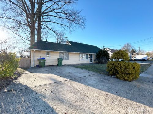 122 Vineyard Rd, Edison, NJ, 08817-4754 | Card Image