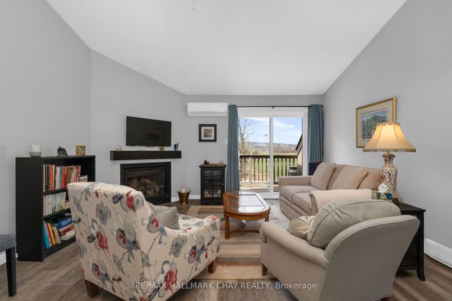 172 Escarpment Cres, Condo with 2 bedrooms, 1 bathrooms and 1 parking in Collingwood ON | Image 4