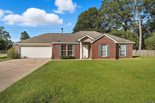 3430 Woodland Hill Dr, Denham Springs, LA, 70706 | Card Image