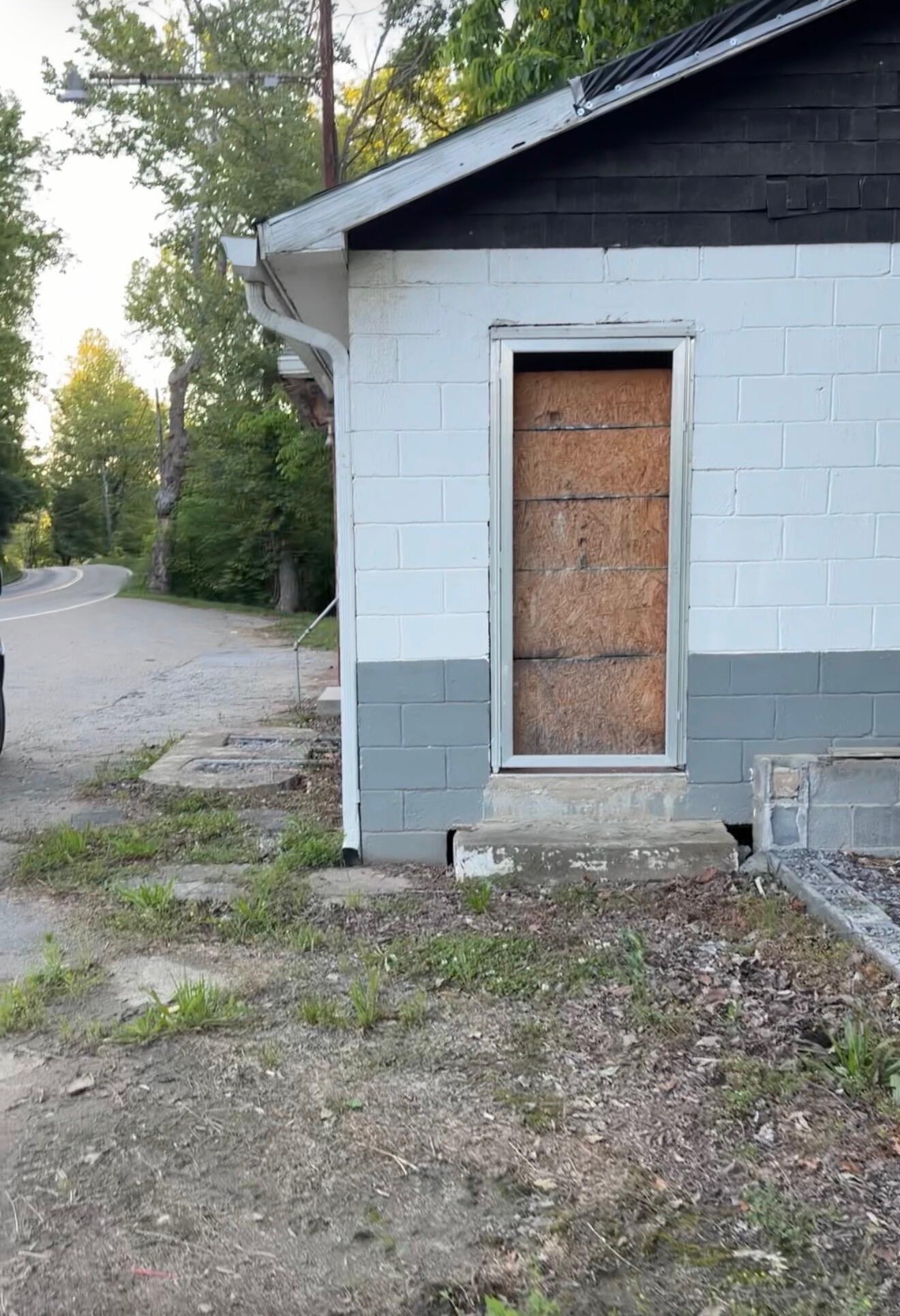 Commercial Sale in Newport 3