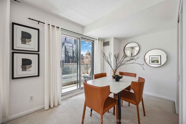 1913 - 18 Yonge St, Condo with 2 bedrooms, 2 bathrooms and null parking in Toronto ON | Image 14