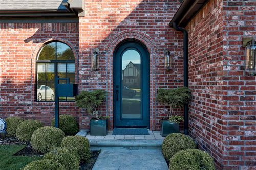 1123 Bedford Drive, Nichols Hills, OK, 73116 | Card Image