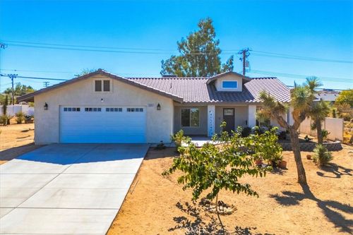 58385 Delano Trl, Yucca Valley, CA, 92284-6028 | Card Image