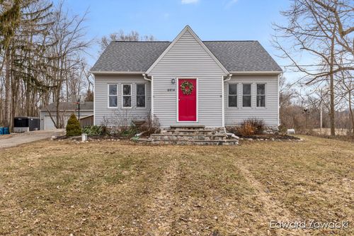 6914 Young Ave Ne, Rockford, MI, 49341-9414 | Card Image