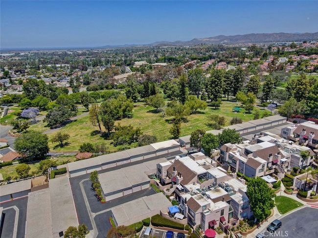 7 - 25712 Le Parc, Condo with 2 bedrooms, 2 bathrooms and 2 parking in Lake Forest CA | Image 40