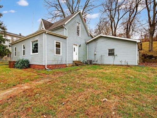 805 Old Salem Rd, Petersburg, IL, 62675-1751 | Card Image