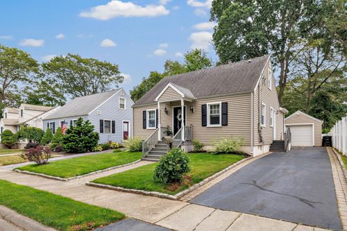 10 Eastern Pkwy, Milford, CT, 06460-5001 | Card Image