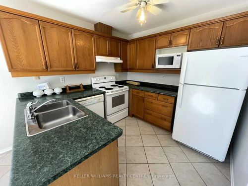 111 Athabaska Rd, Barrie, ON, L4N8E6 | Card Image