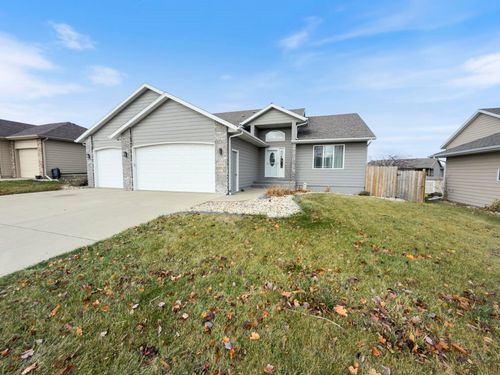 3008 W Courtyard Ln, Sioux Falls, SD, 57108-1728 | Card Image