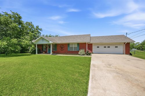 205 3rd St, Whitesboro, TX, 76273-1347 | Card Image