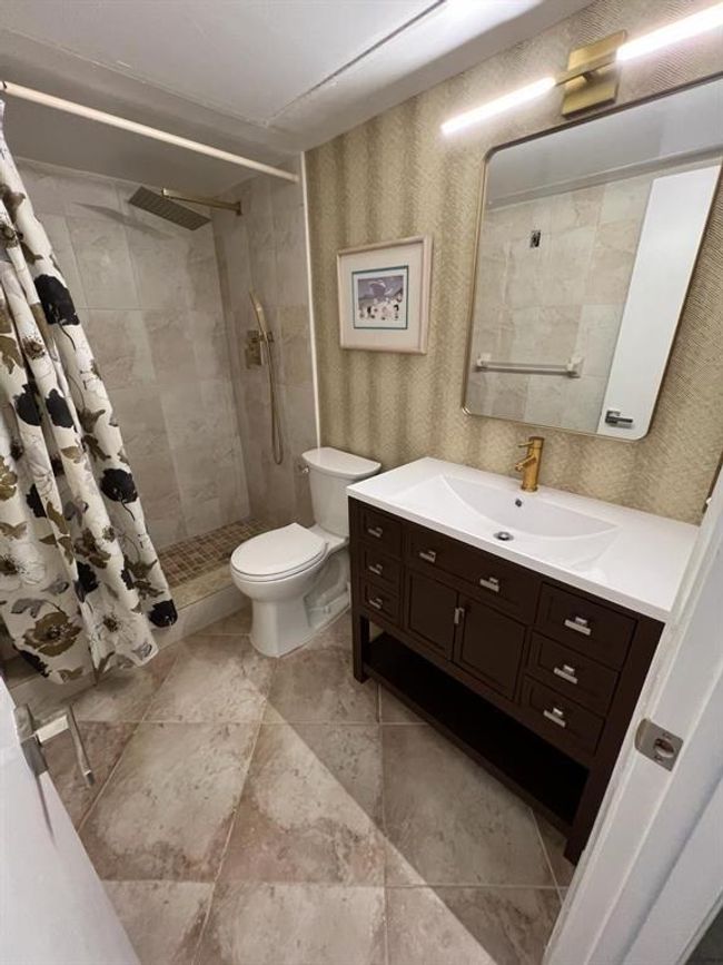 APT-206K - 351 Ne 19 Th Pl, Condo with 2 bedrooms, 2 bathrooms and null parking in Wilton Manors FL | Image 19