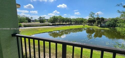 204-garage-280 Crestwood Cir, Royal Palm Beach, FL, 33411-4967 | Card Image